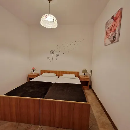 krevet i doručak Maslina 3*